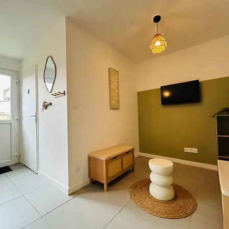 Apartamento Casa Saint Serge 2 *